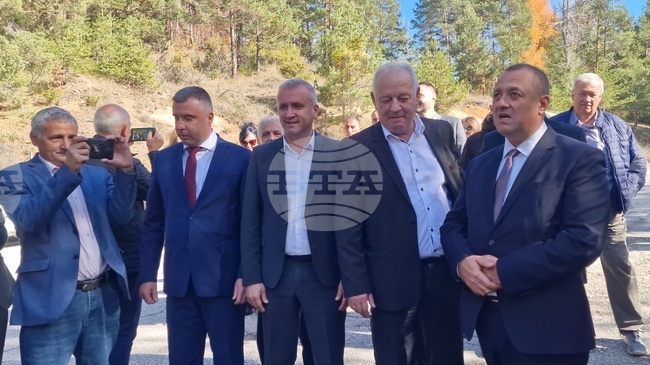 Комуникацията от гръцка страна трябва да бъде по-диалогична, каза министър Иван Иванов за забавянето на трансграничния път Смолян - Рудозем - Ксанти