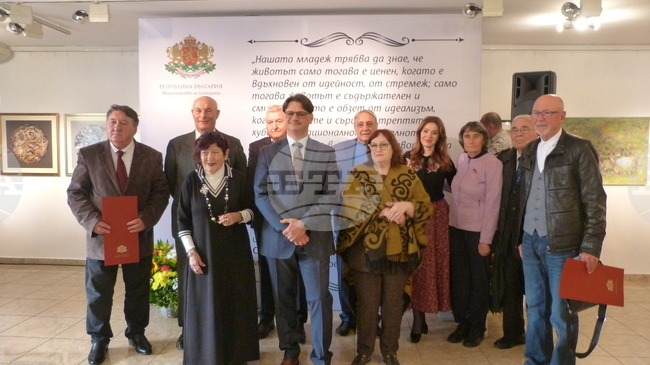 Министър Mариан Бачев на връчването на наградите „Златен век“: „Съвременните будители са онези, които могат да ни сплотят и вдъхновят да вървим напред заедно“