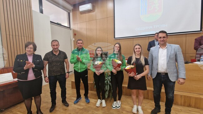 Община Троян отпуска над 22 000 лв. премии за медалисти по самбо и карате
