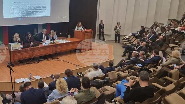 Волейболният отбор на училище "Добри Чинтулов" ще получи 30 000 лева от общината за участието си в международна надпревара