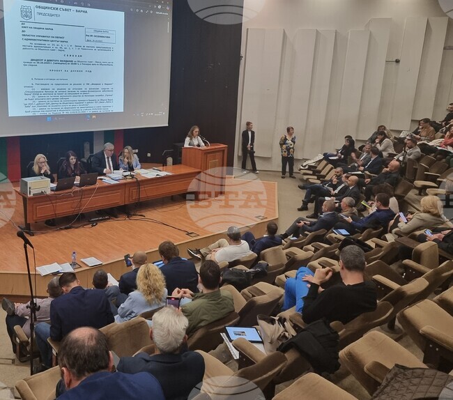 Волейболният отбор на училище "Добри Чинтулов" ще получи 30 000 лева от общината за участието си в международна надпревара