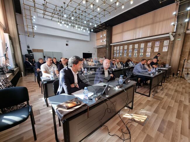 Съветниците в Дупница дадоха съгласие Общината да кандидатства пред Министерството на младежта и спорта за ремонт на спортни съоръжения