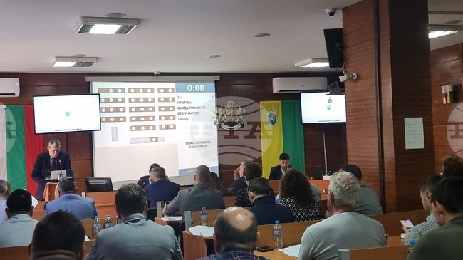 Преобразуване на училище и промени в бюджета бяха най-обсъжданите въпроси на заседанието на Общински съвет – Ямбол