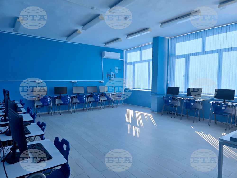 Петрич - Средно училище „Антон Попов“ - STEM-център - откриване