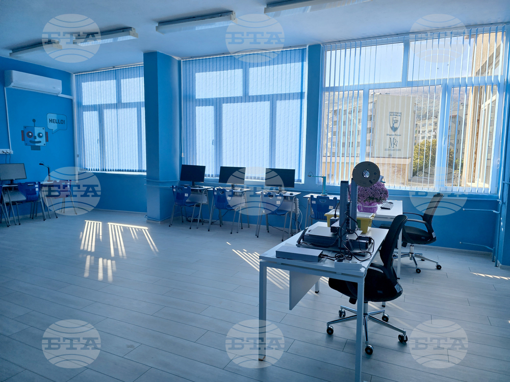 Петрич - Средно училище „Антон Попов“ - STEM-център - откриване