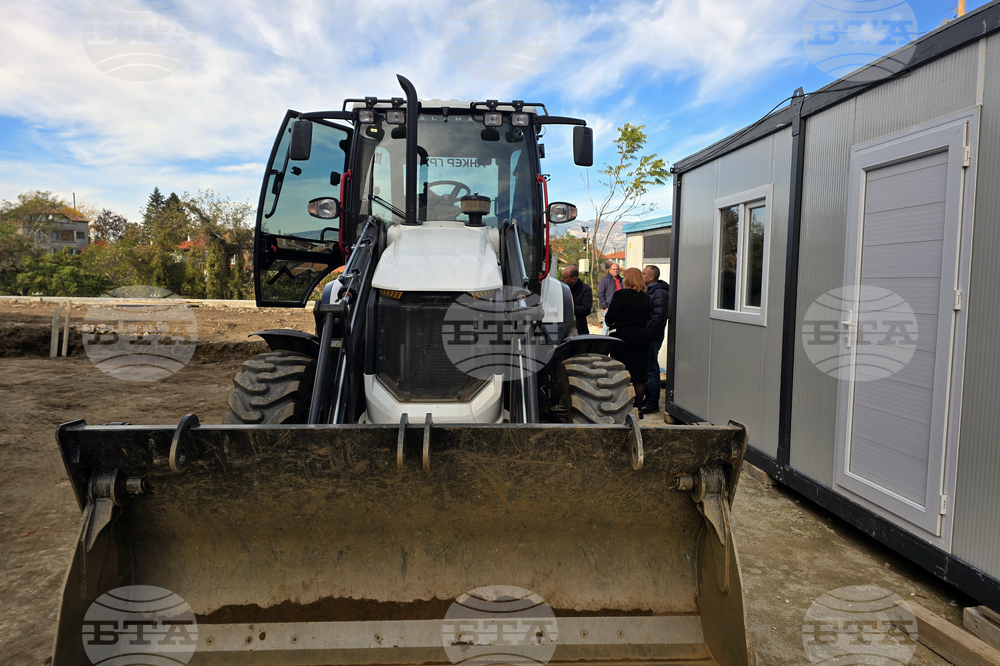 Петрич - ПГИТ „Проф. д-р Асен Златаров” - нов физкултурен салон - първа копка