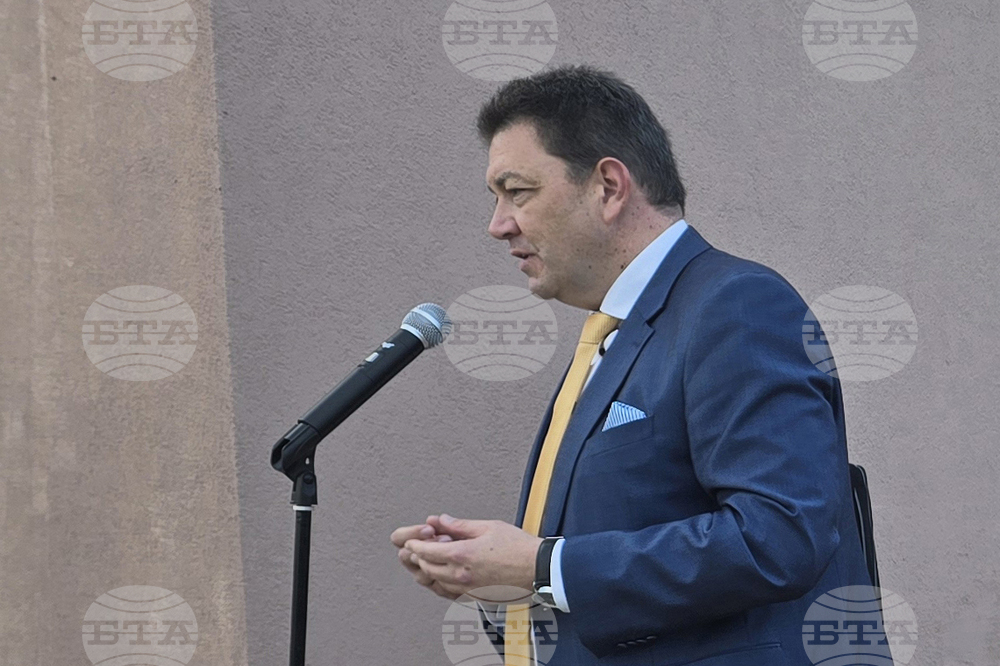 Петрич - ПГИТ „Проф. д-р Асен Златаров” - нов физкултурен салон - първа копка