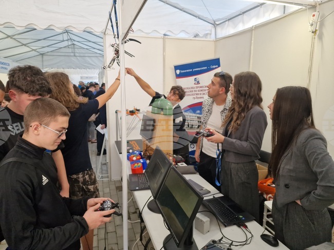 Национално изложение конкурс за младежко техническо творчество събра за девети път млади умове от цялата страна в Горна Оряховица