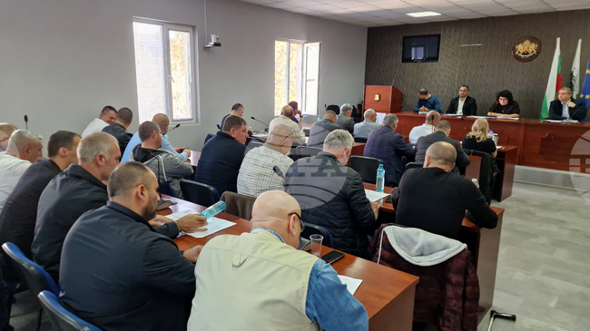 Четири допълнителни докладни бяха включени в дневния ред на заседанието на Общински съвет – Омуртаг