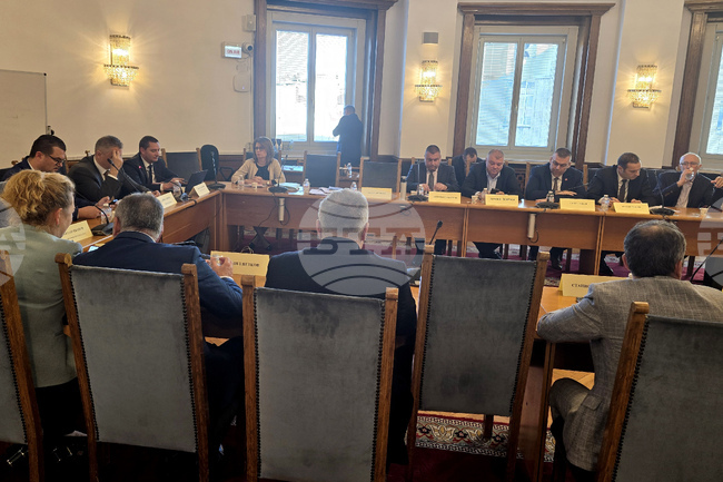 Комисията по транспорт и съобщения към НС прие на първо четене Законопроект за изменение и допълнение на Закона за автомобилните превози