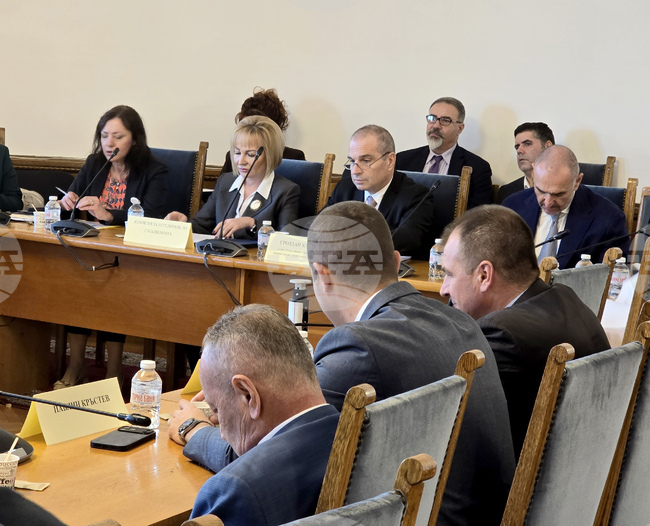 Годишният доклад за дейността на Комисията за регулиране на съобщенията за 2024 г. – Анализ на пазара на пощенски услуги беше приет от ресорната комисия в НС