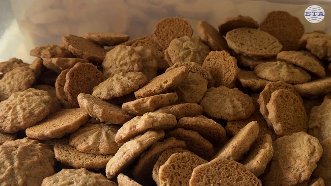 Работилничка "Бисквитките" в Казанлък осигурява заетост, социално включване и сигурност за хора с увреждания, каза създателят ѝ Мария Гинева