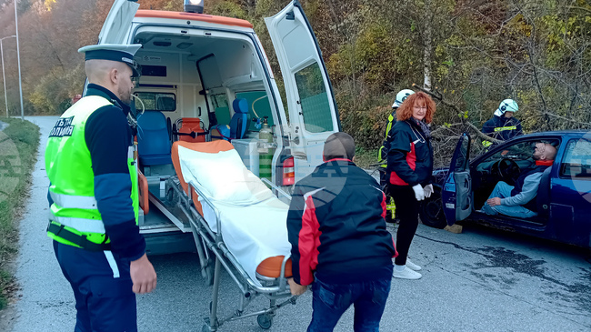 Двама мъже са загинали при катастрофи край село Хвойна и по пътя Неделино – Бял извор