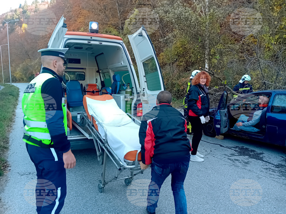 Двама мъже са загинали при катастрофи край село Хвойна и по пътя Неделино – Бял извор