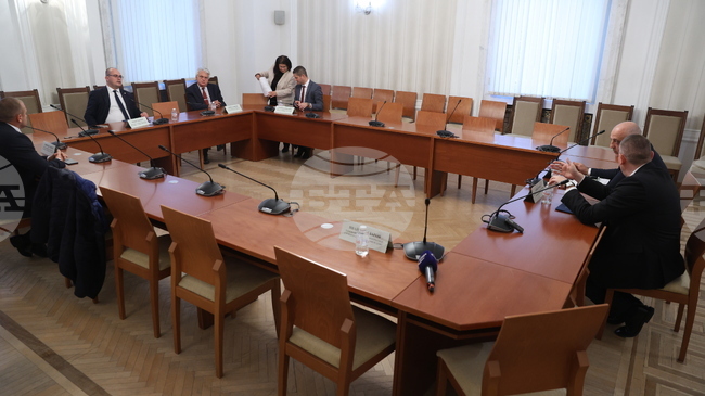 За пореден път парламентарната комисия за контрол над службите за сигурност не проведе заседание заради липса на кворум