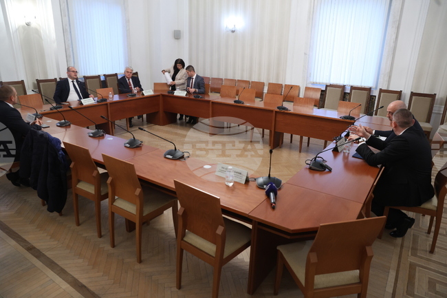 За пореден път парламентарната комисия за контрол над службите за сигурност не проведе заседание заради липса на кворум