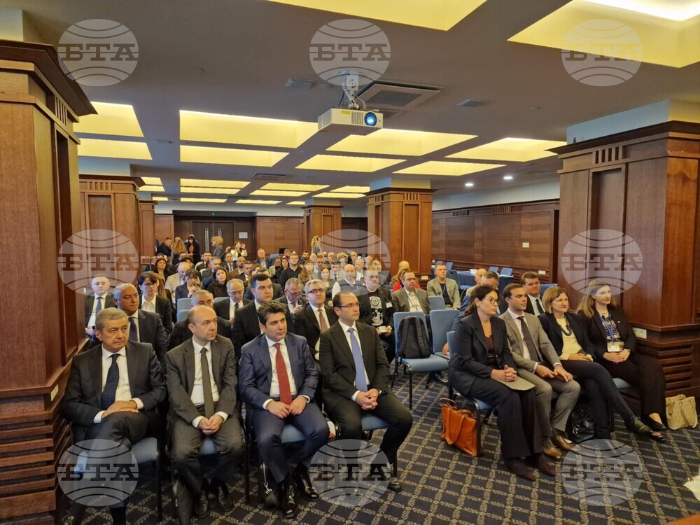 Сътрудничеството отвъд енергетиката обсъдиха участници на Българо-азерски бизнес форум в София днес