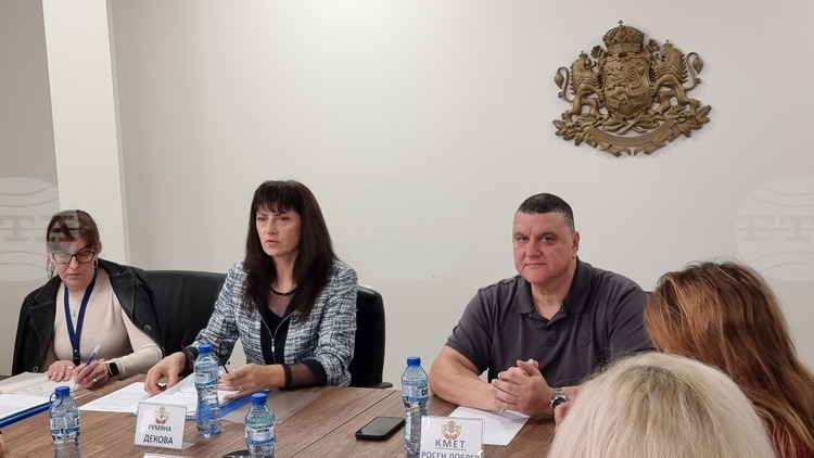 БТА :: Разпореждане с имоти и побратимяване с румънския град Дъбулени са сред днешните решения на Общинския съвет в Оряхово