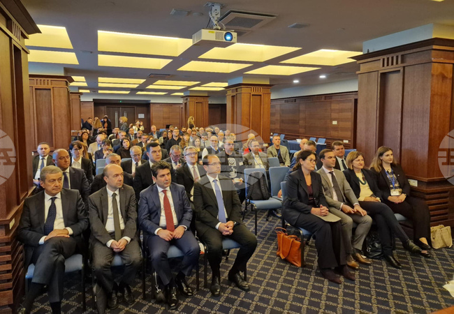 Сътрудничеството отвъд енергетиката обсъдиха участници на Българо-азерски бизнес форум в София днес