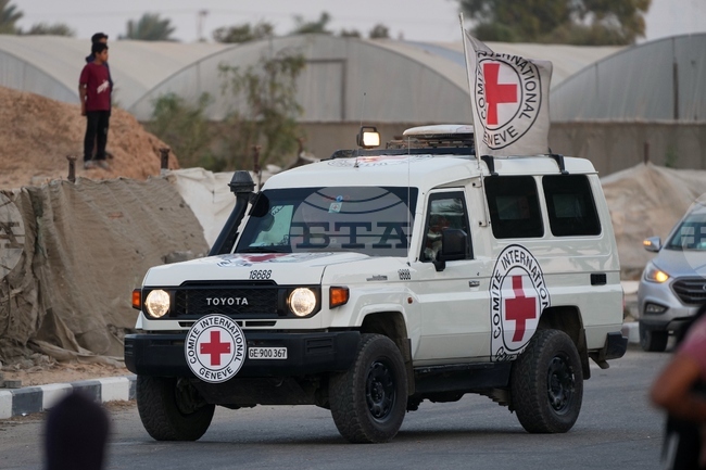 Израел върна 30 тела на палестинци в замяна на тленните останки на двама заложници, съобщи палестинска болница