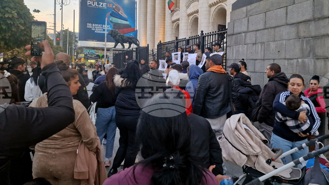 Протестиращи настояват за справедлива присъда за 15-годишния, намушкал свой връстник в столичен мол