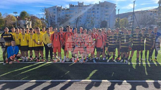 Приключи футболната надпревара от общинските ученически игри в Шумен на обновения ученически стадион в града, предстоят други състезания 