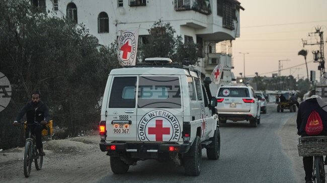 Израел обяви, че Червеният кръст е получил останките на трима заложници в Газа