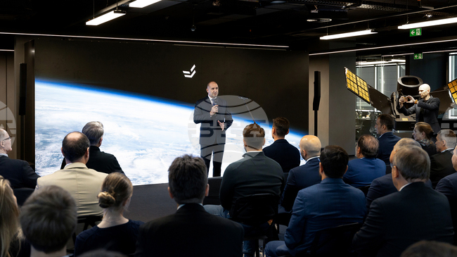 Развитието на модерна икономика е немислимо без постиженията в космическите технологии, каза президентът Радев при откриване на нов космически център