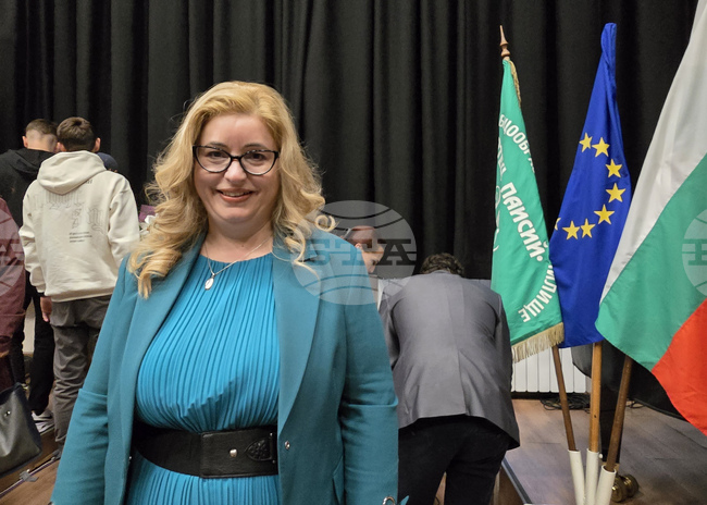 Изкуството помага за овладяване на агресията, каза Диана Банкова, директор на СУ „Отец Паисий“ във Враца