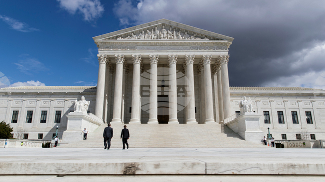 Върховният съд на САЩ блокира разполагането на Националната гвардия в района на Чикаго, наредено от президента Тръмп