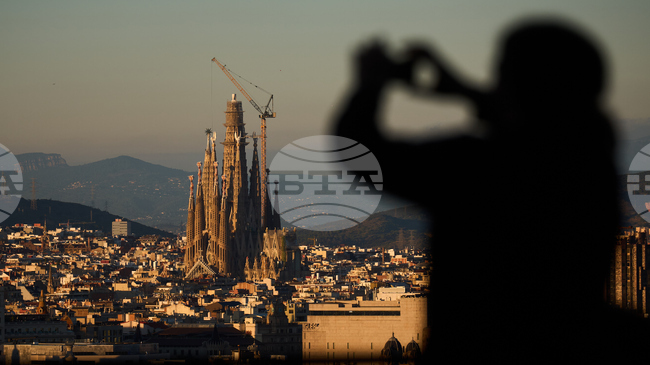 Барселона вдига туристическия данък до 15 евро на нощувка 