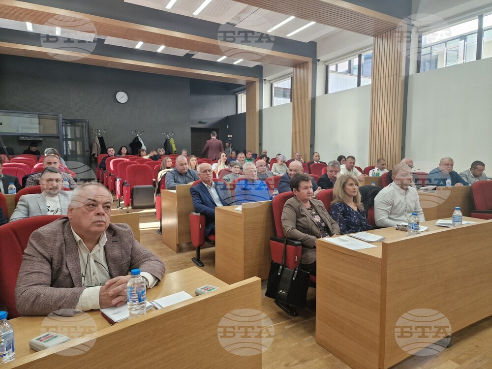 Общинският съвет в Троян одобри проект за ново игрище в с. Дебнево, преобразуване на изложението в Орешак и награди изявени спортисти