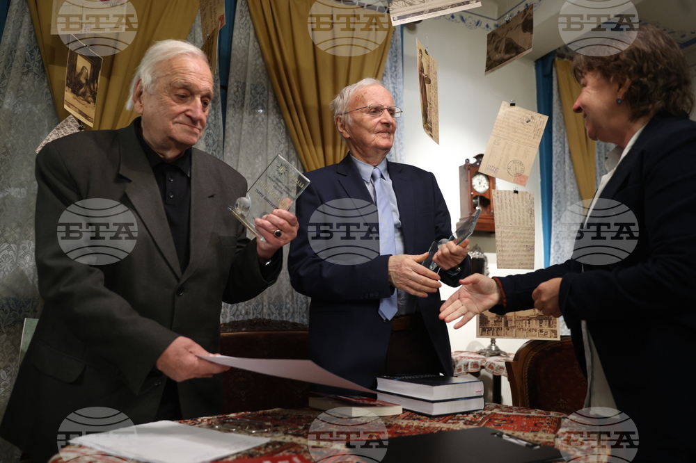 Поетът и публицист Георги Константинов и писателят проф. д.ф.н. Симеон Янев са новите лауреати на Националната награда „Чест и слово"