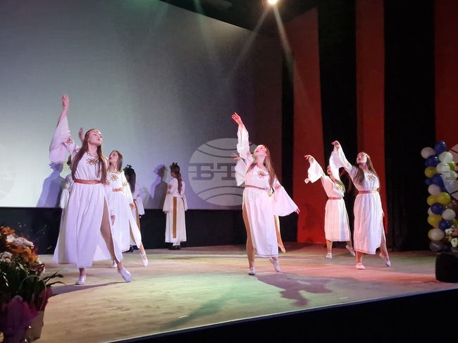 Търговище - ПГИИ „Джон Атанасов“ - празничен концерт