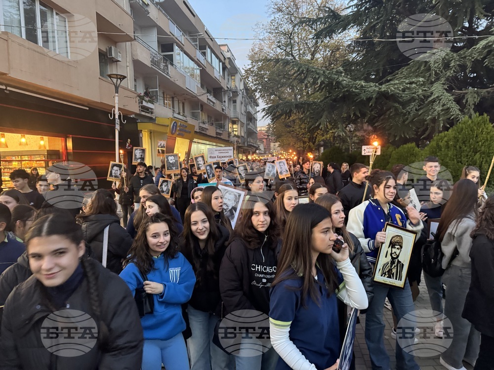 Казанлък - Ден на народните будители - факелно шествие