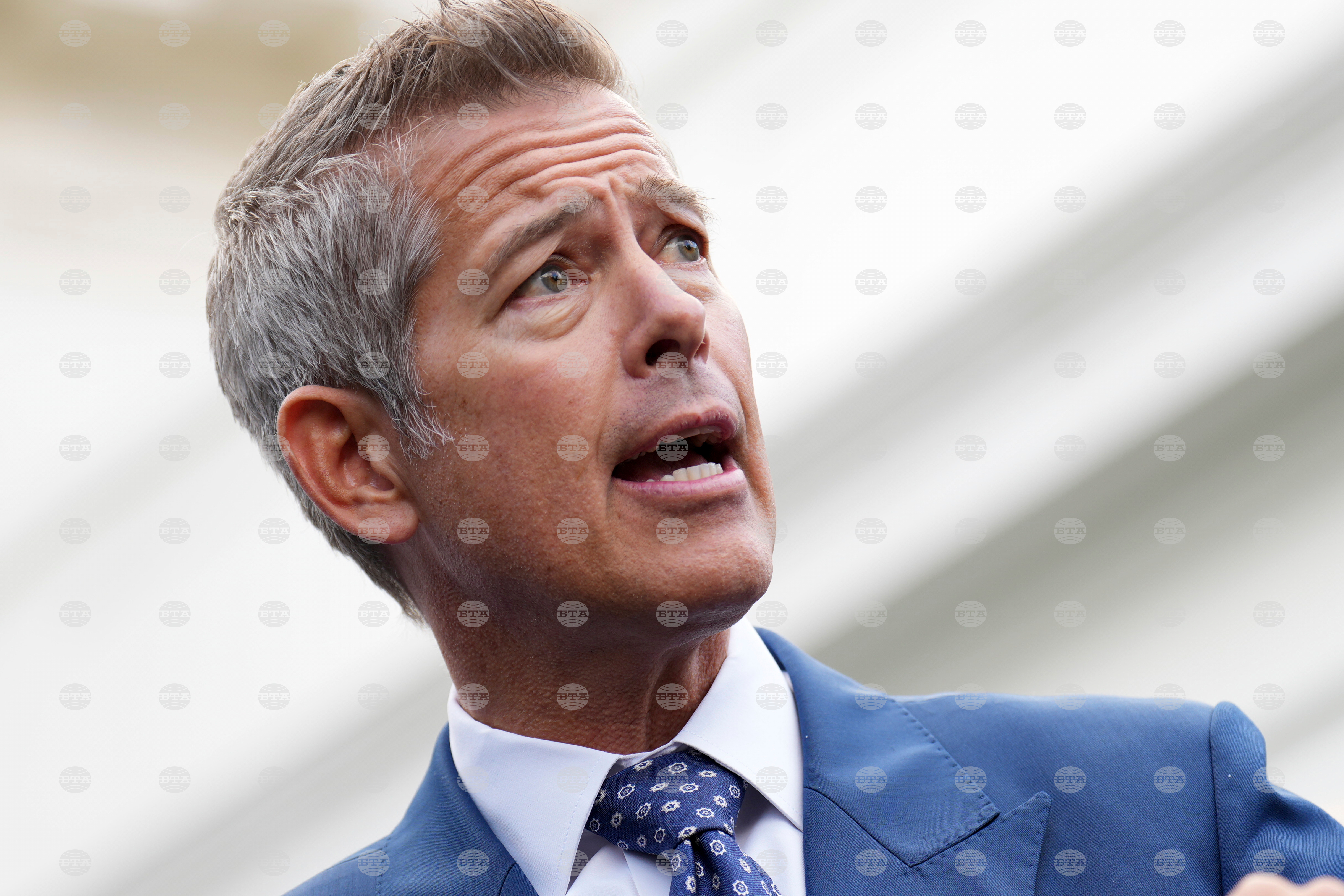 Въздушният трафик в САЩ скоро може да бъде намален до минумум, заяви американският министър на транспорта