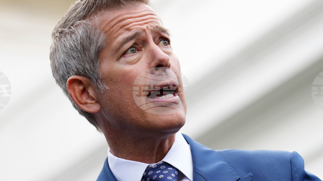 НАСА отвърна на усъмнилата се в кацането на американците на Луната Ким Кардашиян 