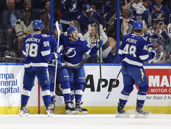 CORRECTION Penguins Lightning Hockey