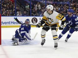CORRECTION Penguins Lightning Hockey
