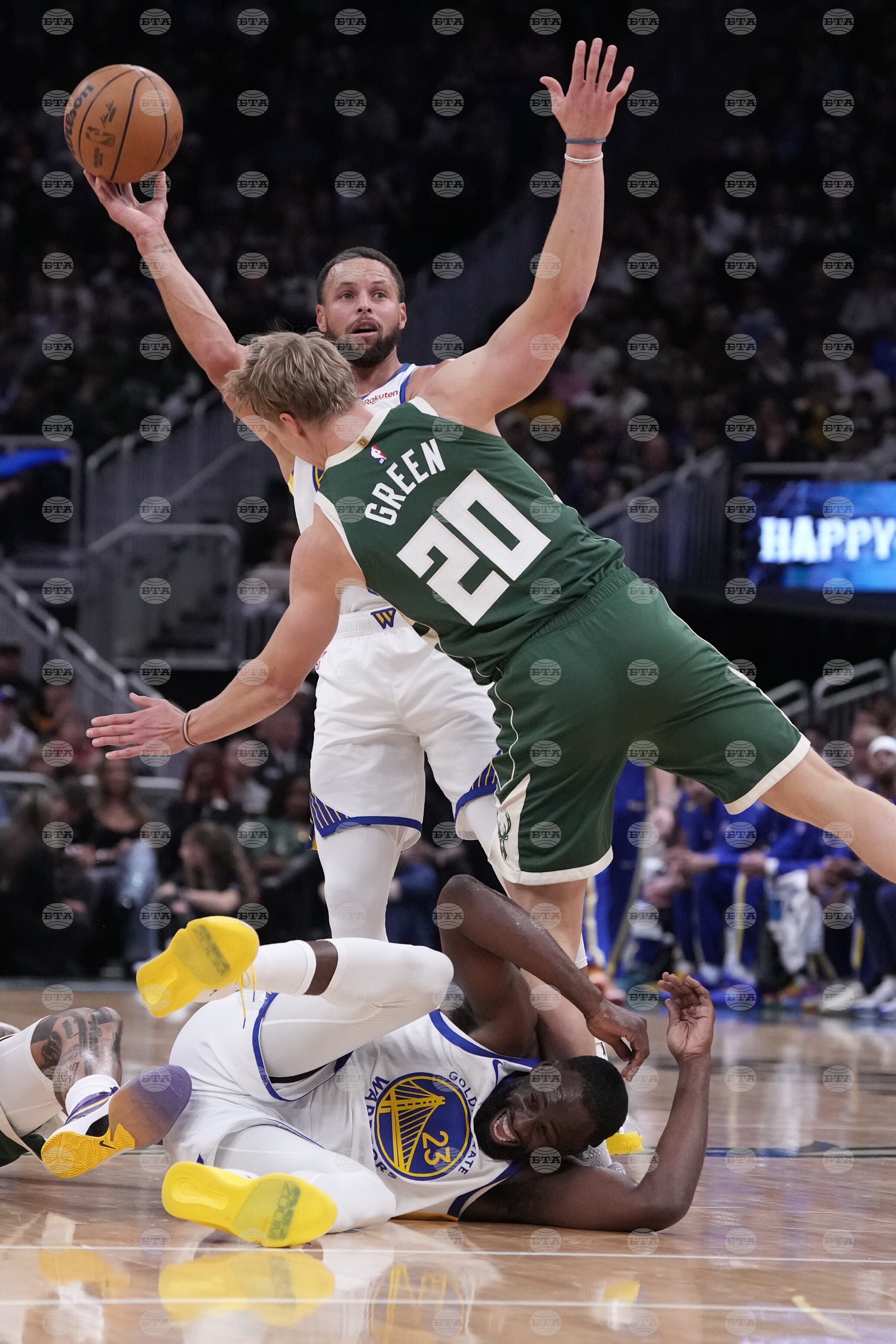 Warriors Bucks Basketball