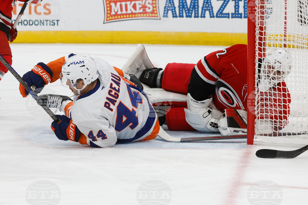 Islanders Hurricanes Hockey