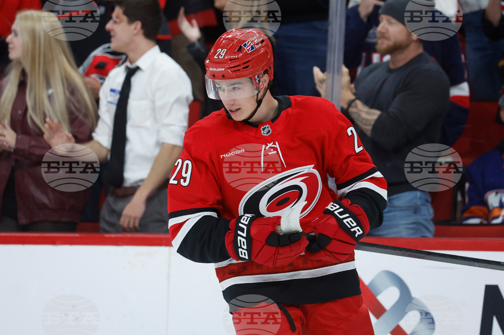 Islanders Hurricanes Hockey