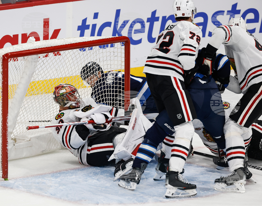 Blackhawks Jets Hockey