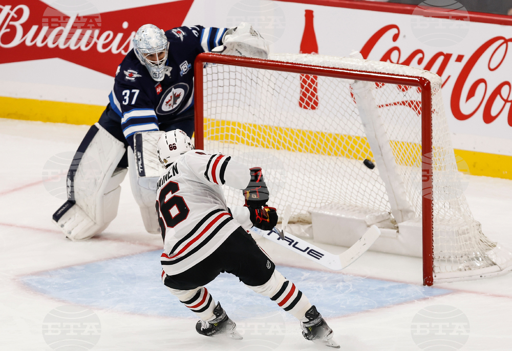 Blackhawks Jets Hockey