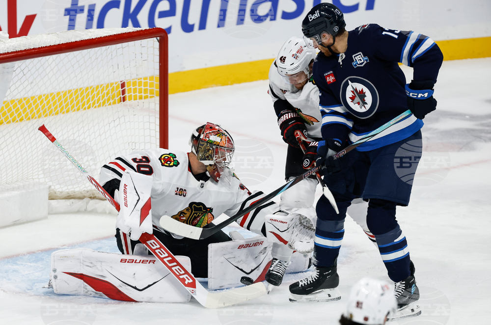 Blackhawks Jets Hockey