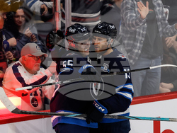 Blackhawks Jets Hockey