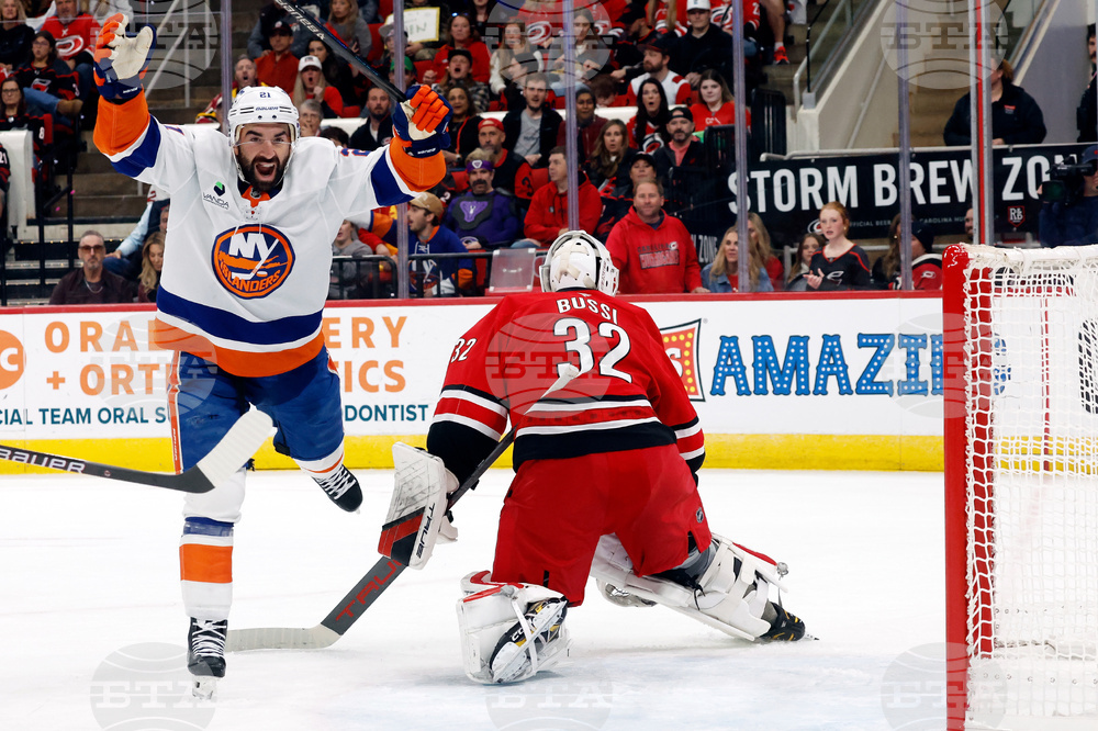 Islanders Hurricanes Hockey