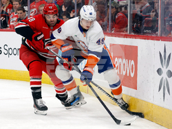 Islanders Hurricanes Hockey