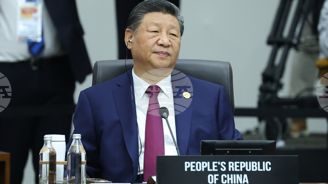 Си Цзинпин ще проведе двустранни срещи с японския и канадския лидер след търговското споразумение с Тръмп