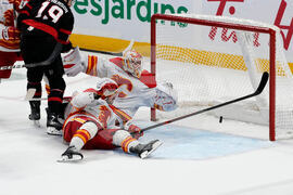 Flames Senators Hockey